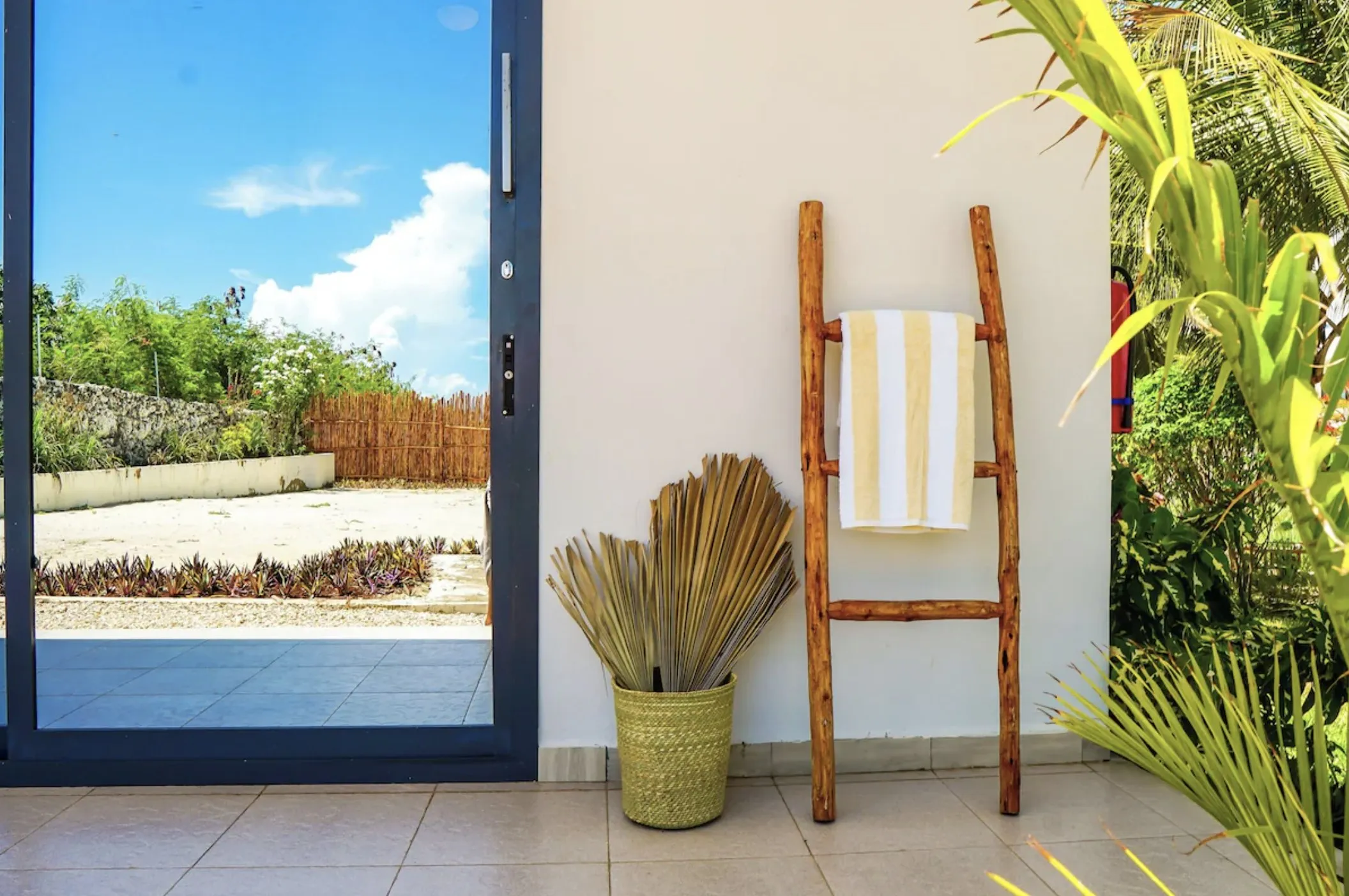 Deluxe Room, Balcony & Garden View